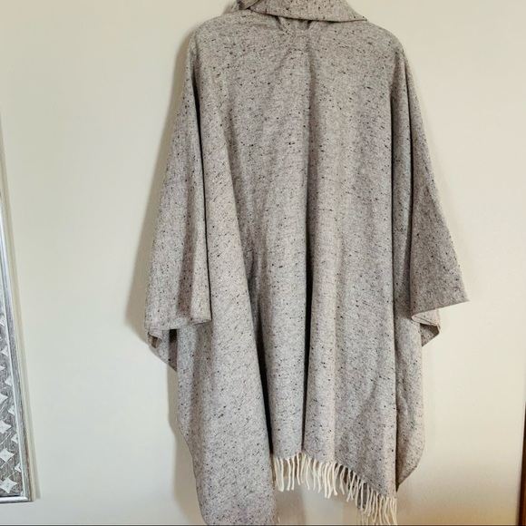 Clifford & Wills Poncho/Cape with Tie Scarf & Fringe - Picture 3 of 12